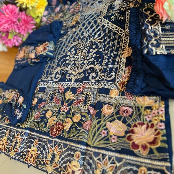 Pure chiffon embroidered dress - Picture 7 of 7